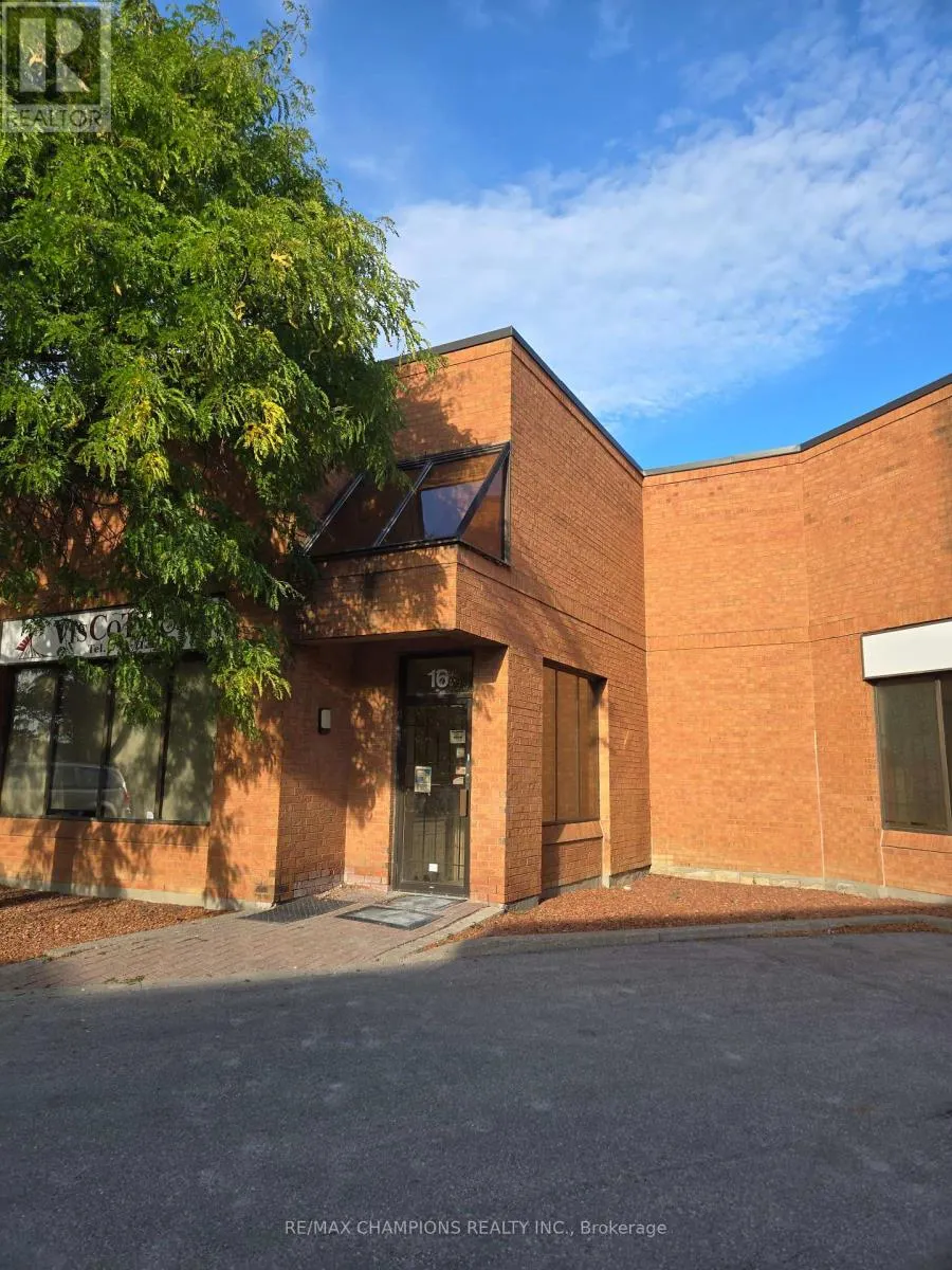 16 - 3 BREWSTER ROAD