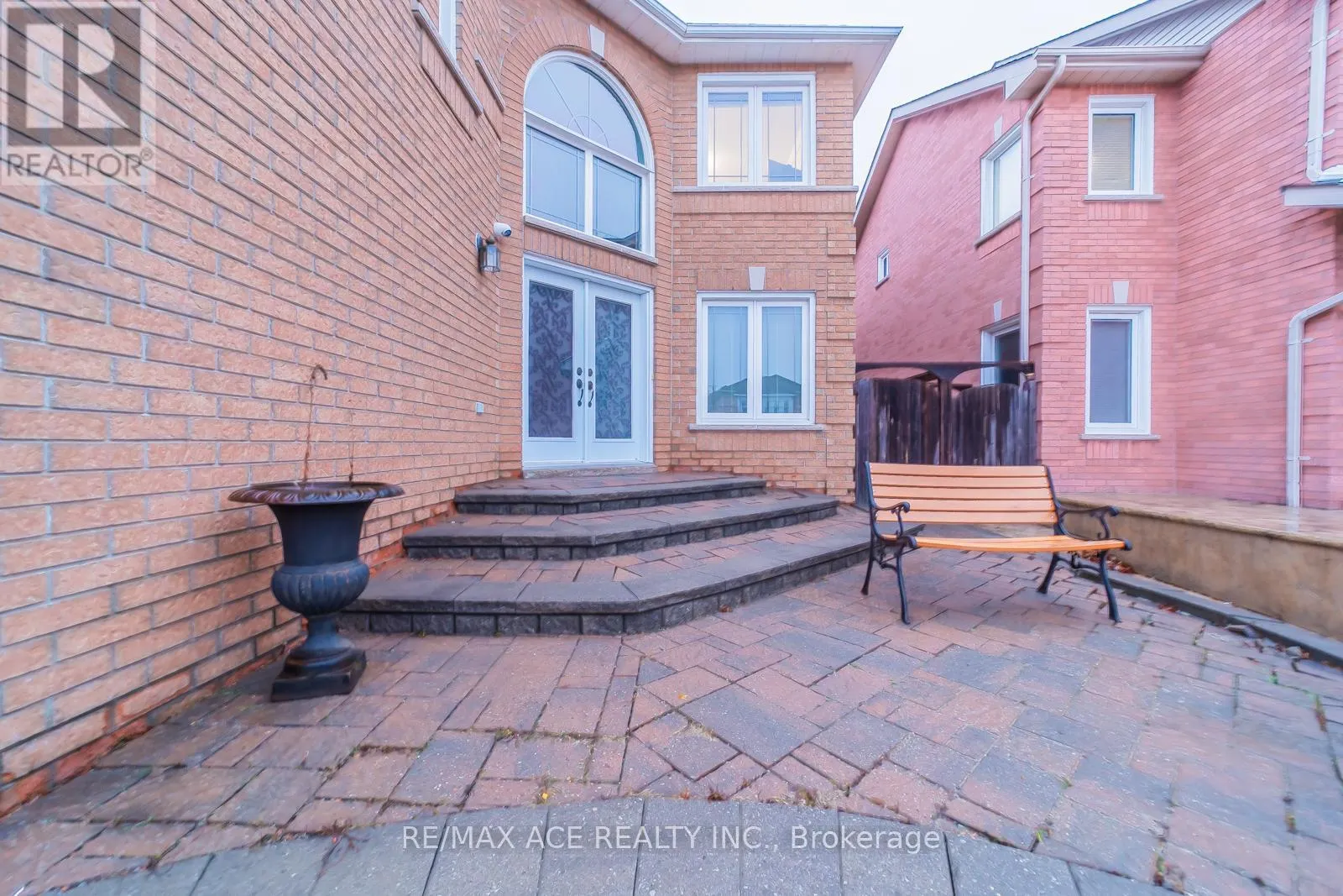 MAIN - 5167 HEATHERLEIGH AVENUE