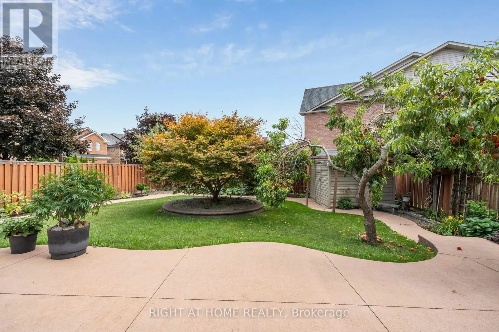 806 WHITE CLOVER WAY