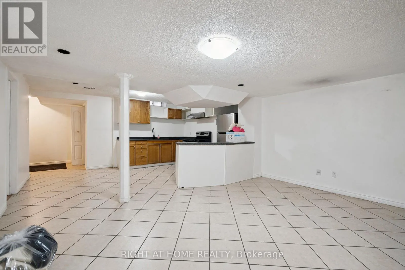 806 WHITE CLOVER WAY