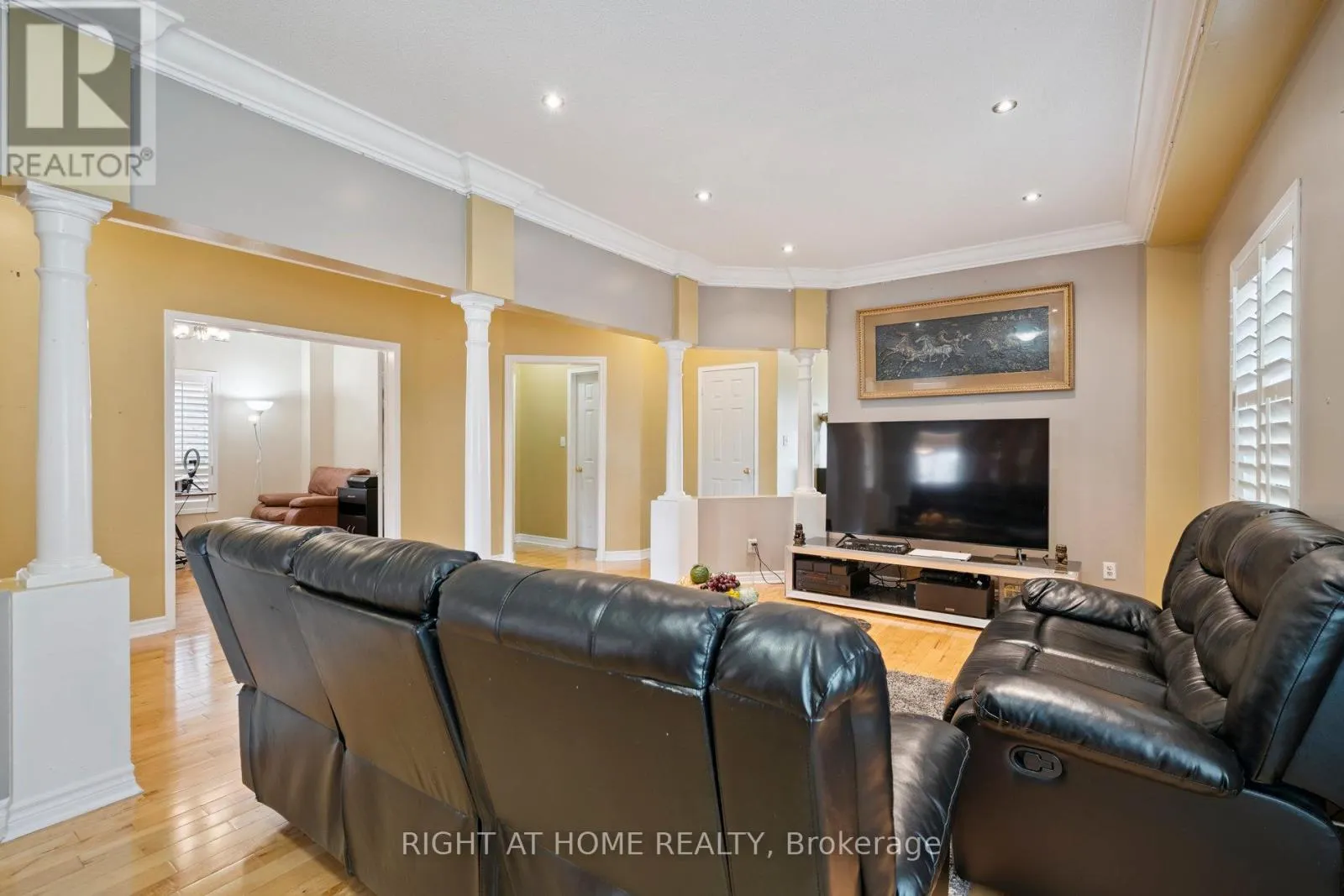 806 WHITE CLOVER WAY