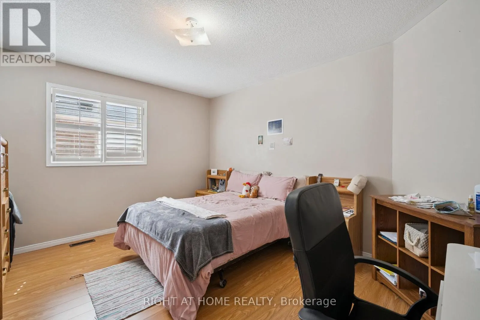 806 WHITE CLOVER WAY