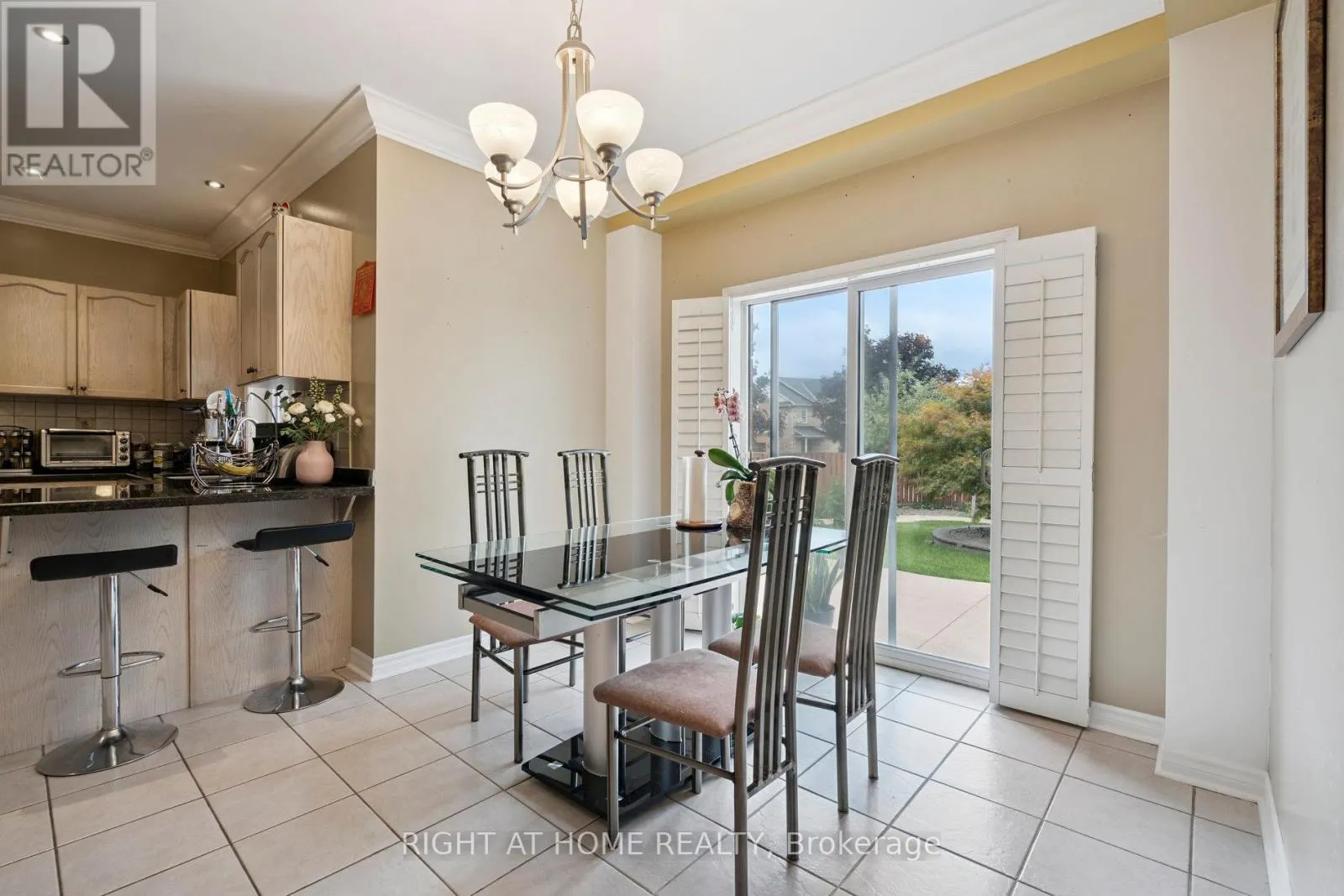 806 WHITE CLOVER WAY