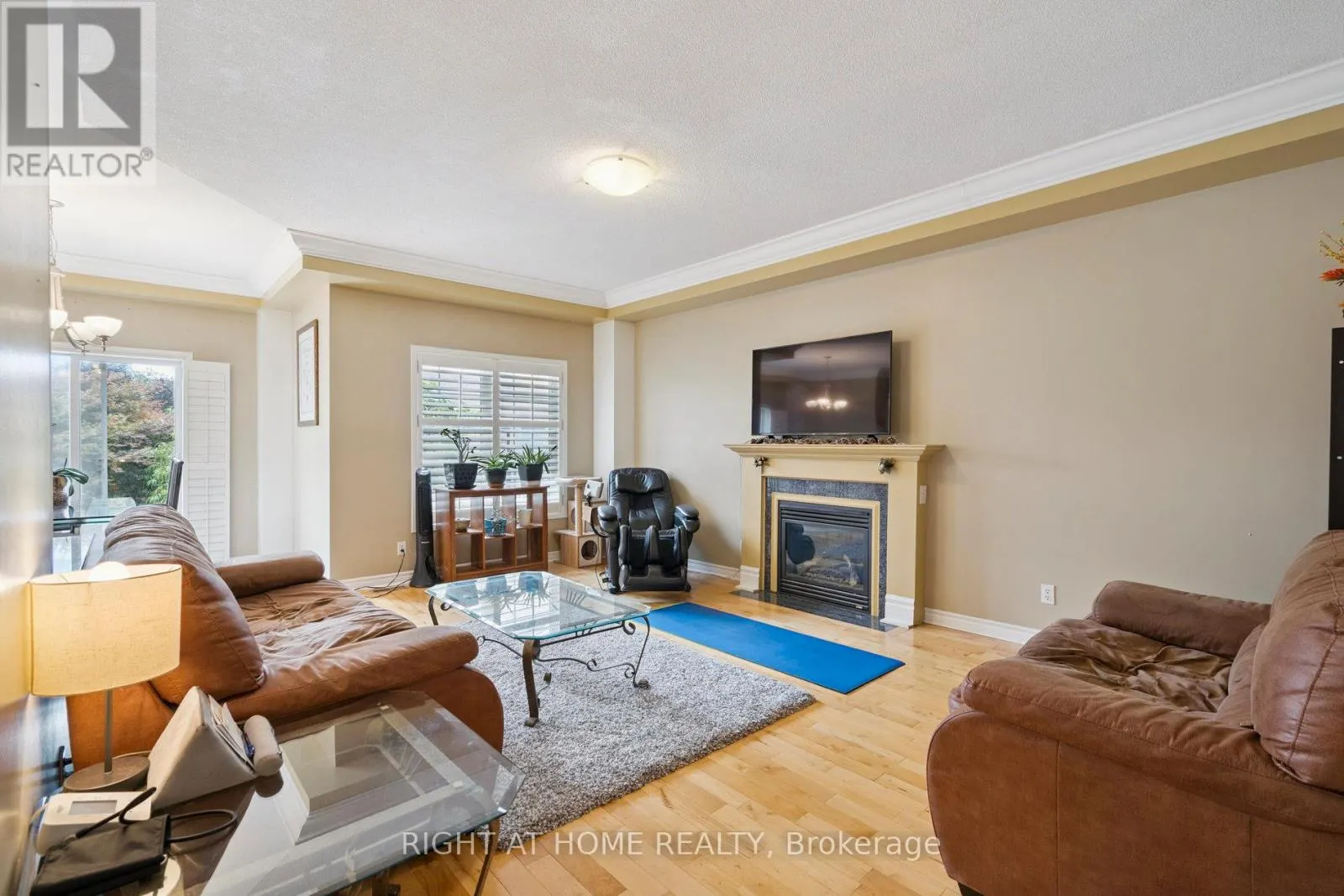 806 WHITE CLOVER WAY