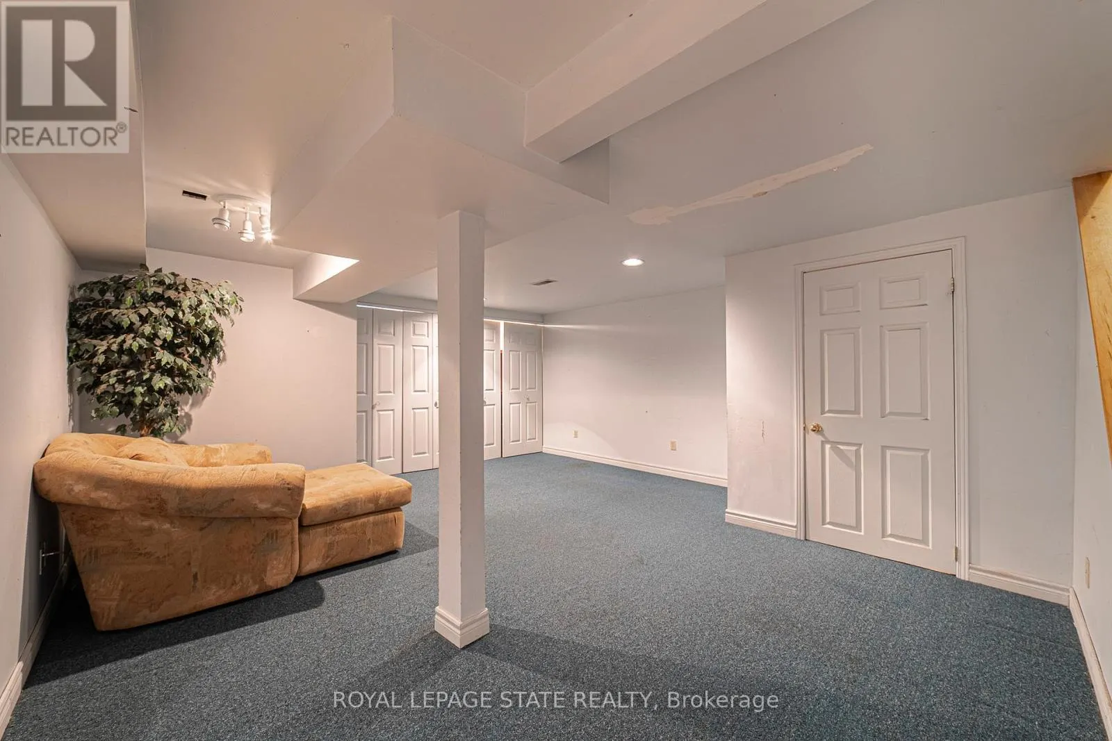 929 DARYL DRIVE