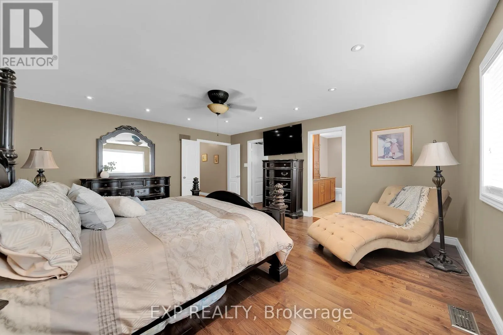 28 RANCHERO DRIVE