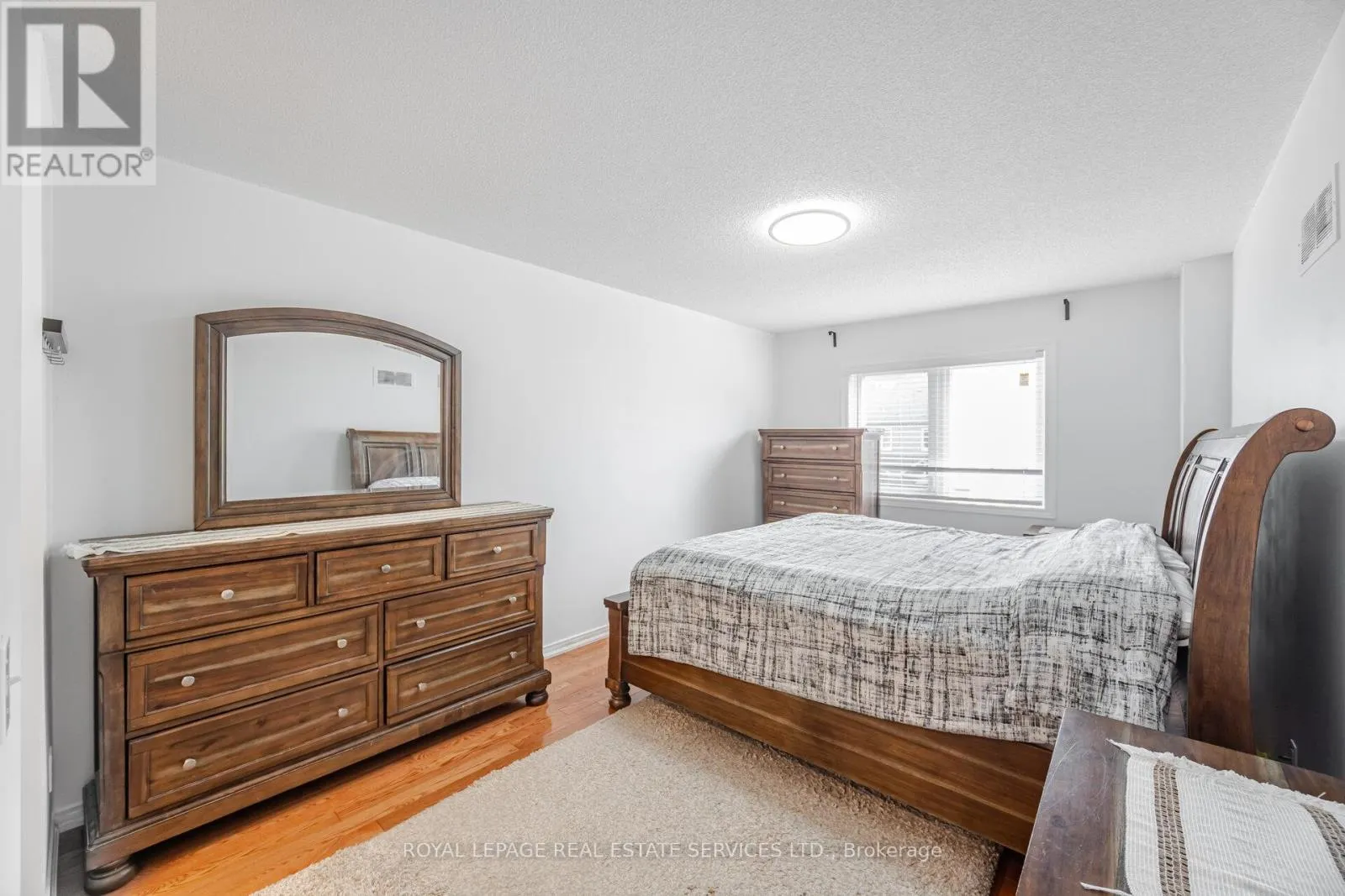 30 - 833 SCOLLARD COURT