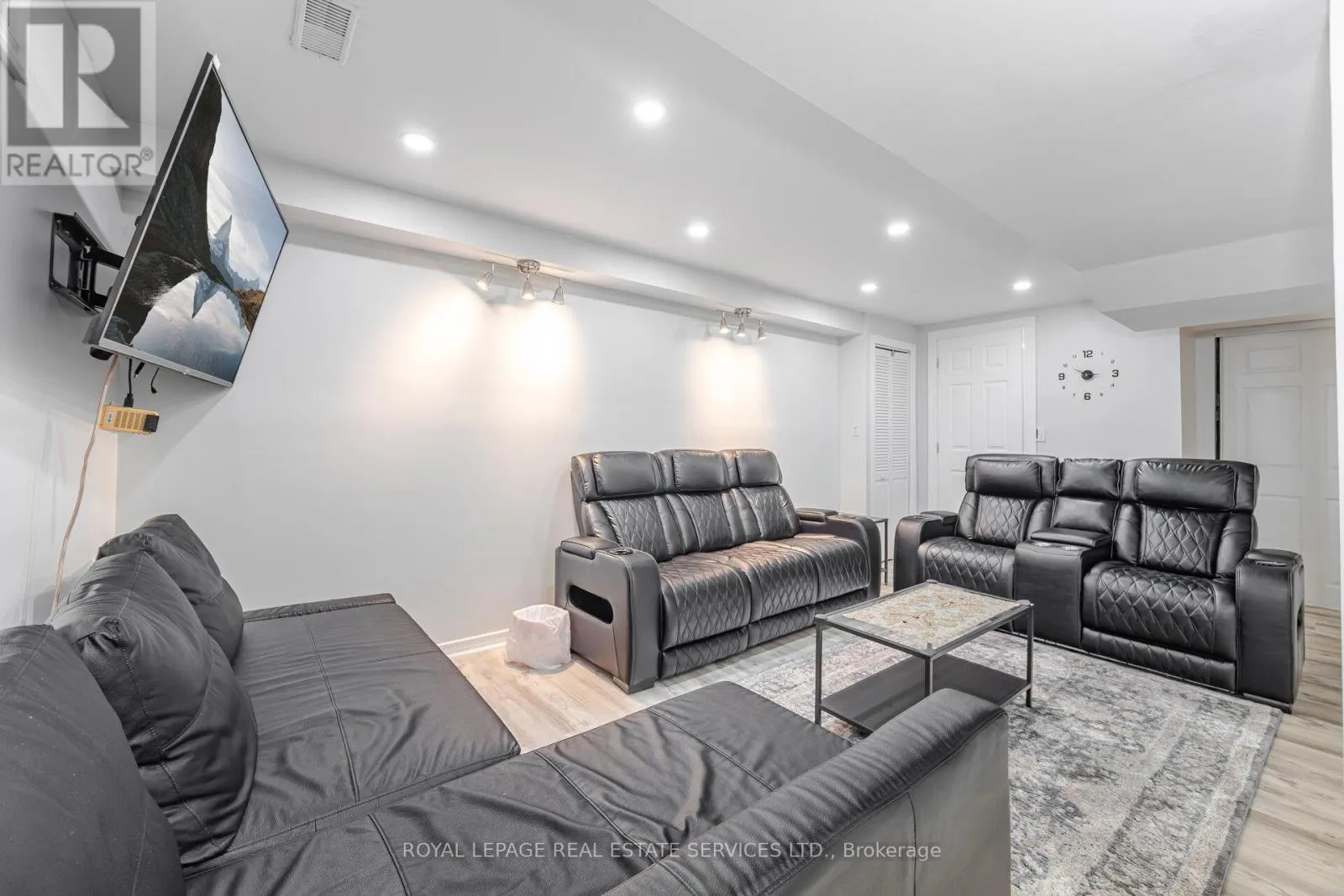 30 - 833 SCOLLARD COURT