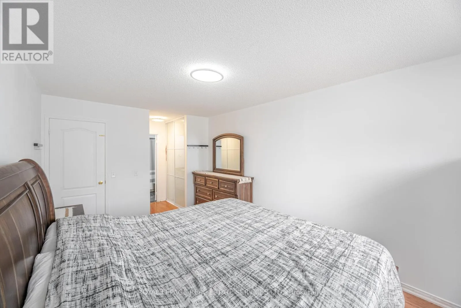 30 - 833 SCOLLARD COURT