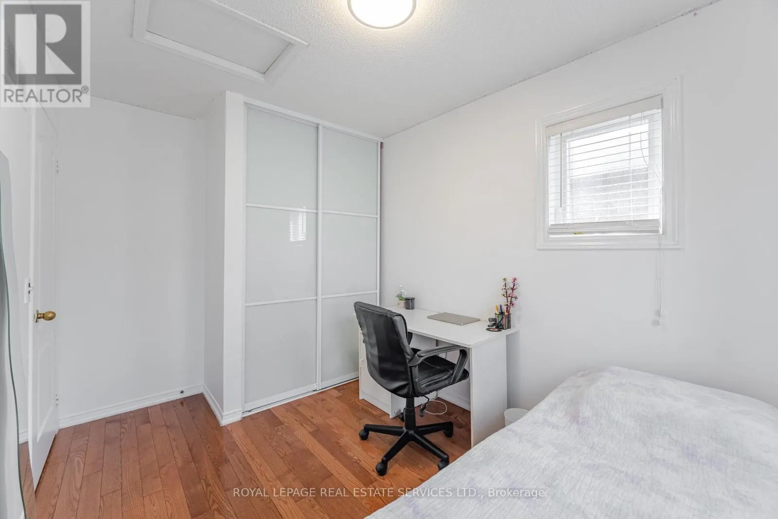 30 - 833 SCOLLARD COURT