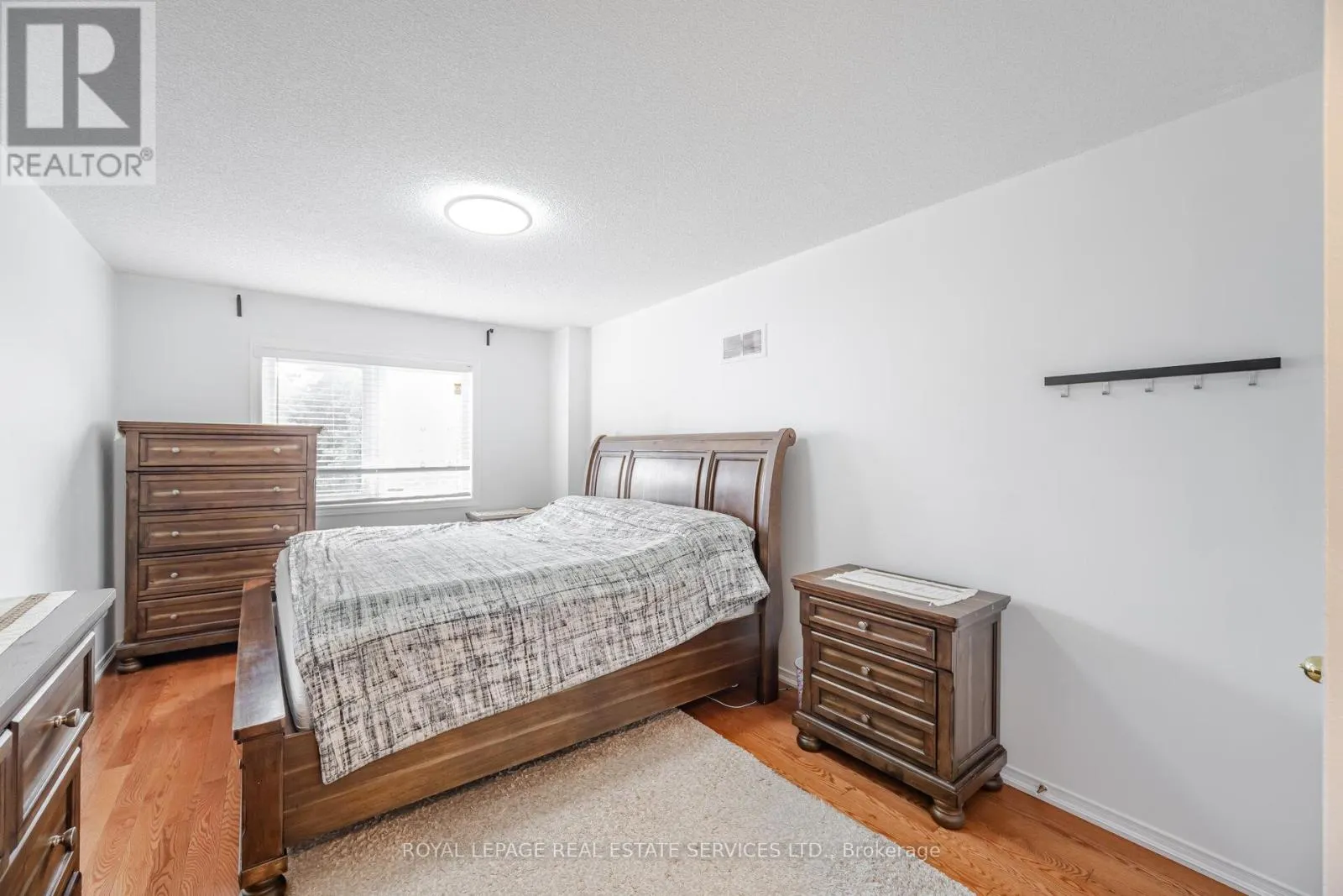 30 - 833 SCOLLARD COURT