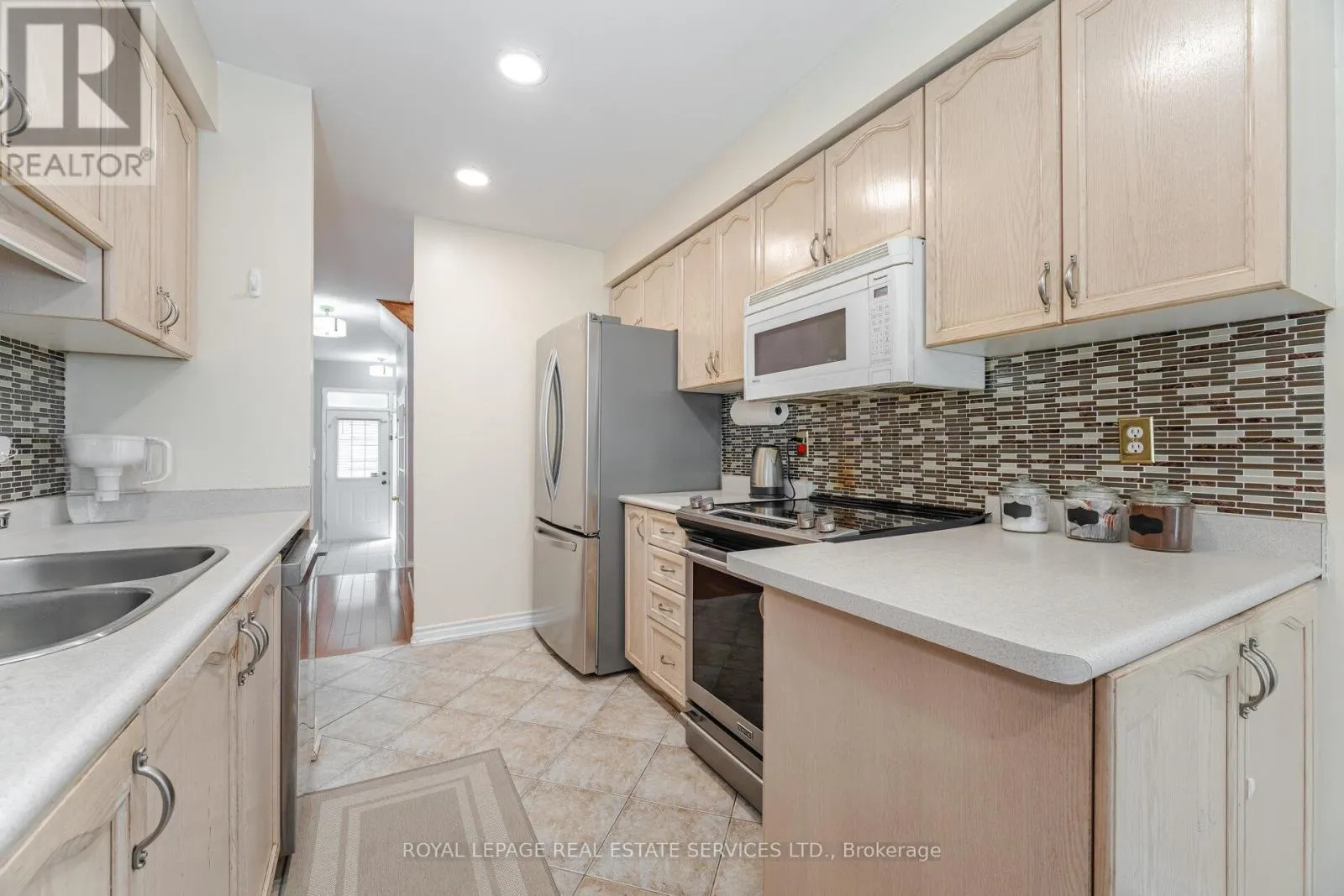 30 - 833 SCOLLARD COURT