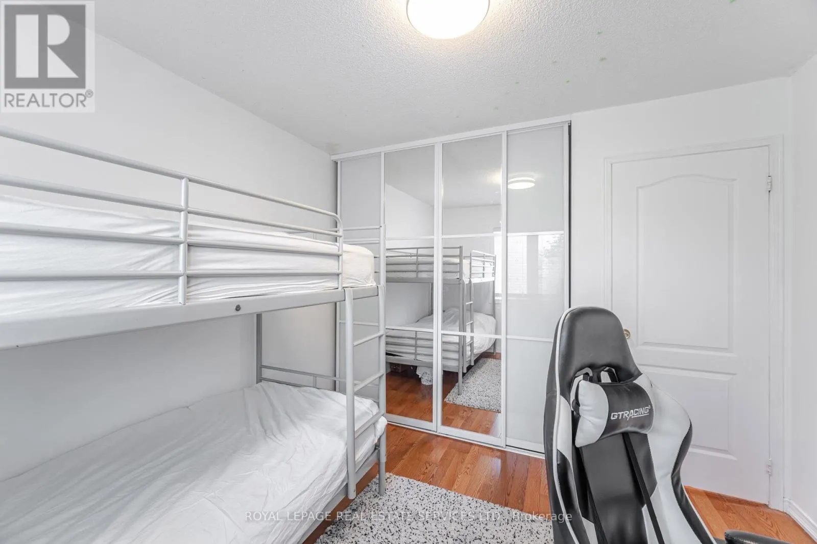 30 - 833 SCOLLARD COURT