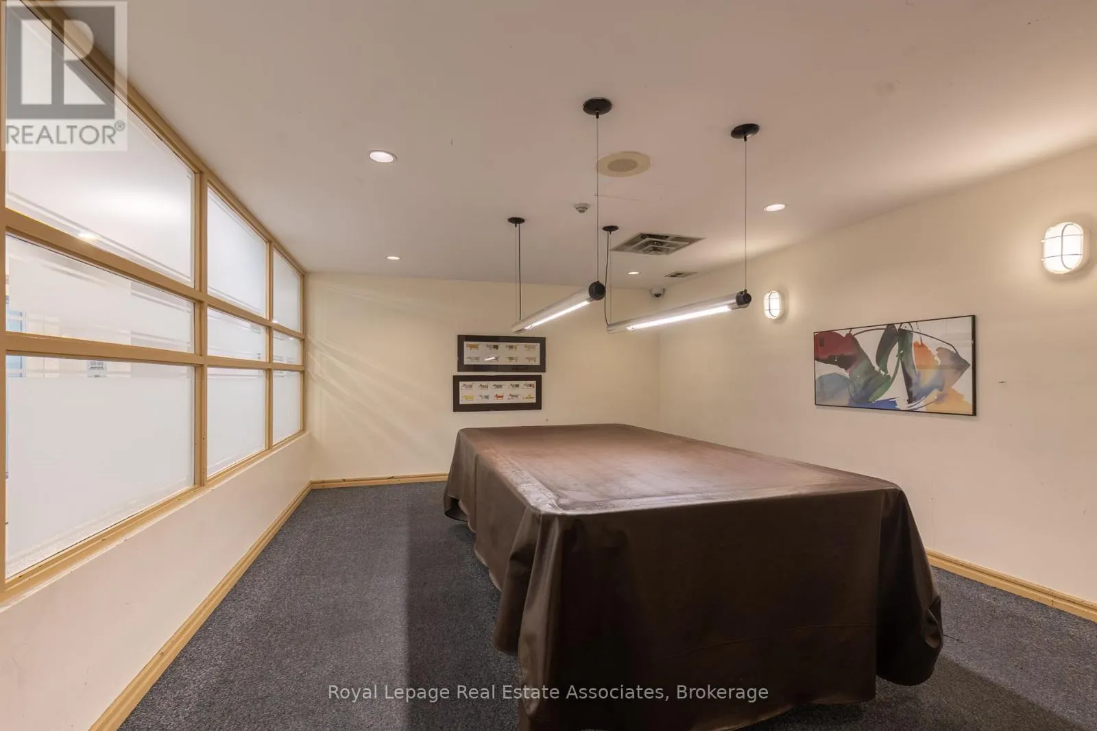 1112 - 12 LAURELCREST STREET