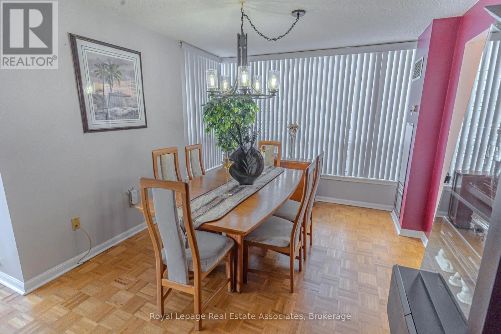 1112 - 12 LAURELCREST STREET