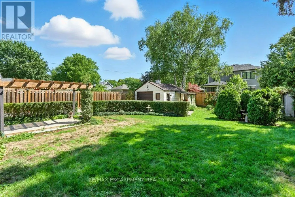 2230 COURTLAND DRIVE