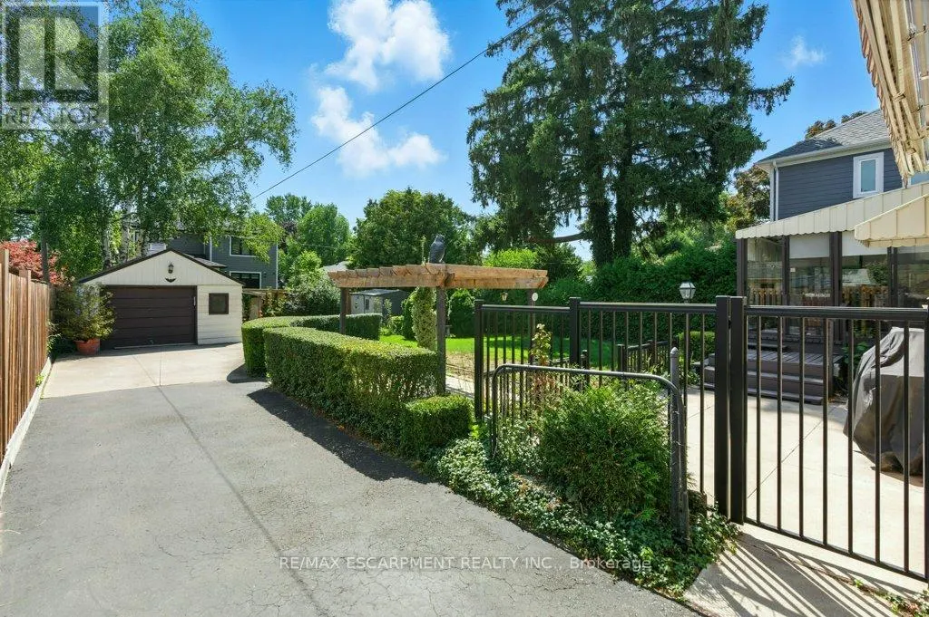 2230 COURTLAND DRIVE