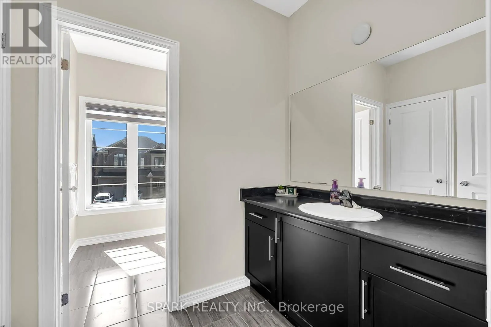 5 BOATHOUSE ROAD