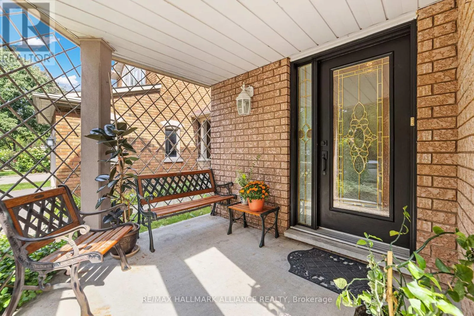 365 TURNBERRY CRESCENT