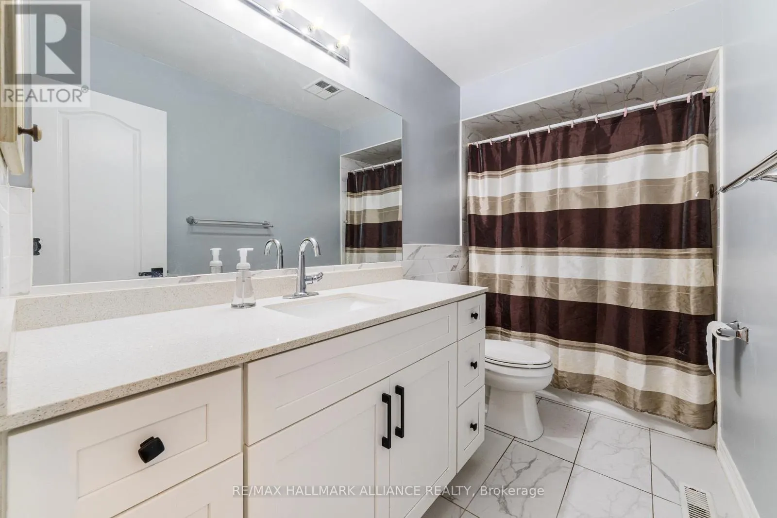 365 TURNBERRY CRESCENT