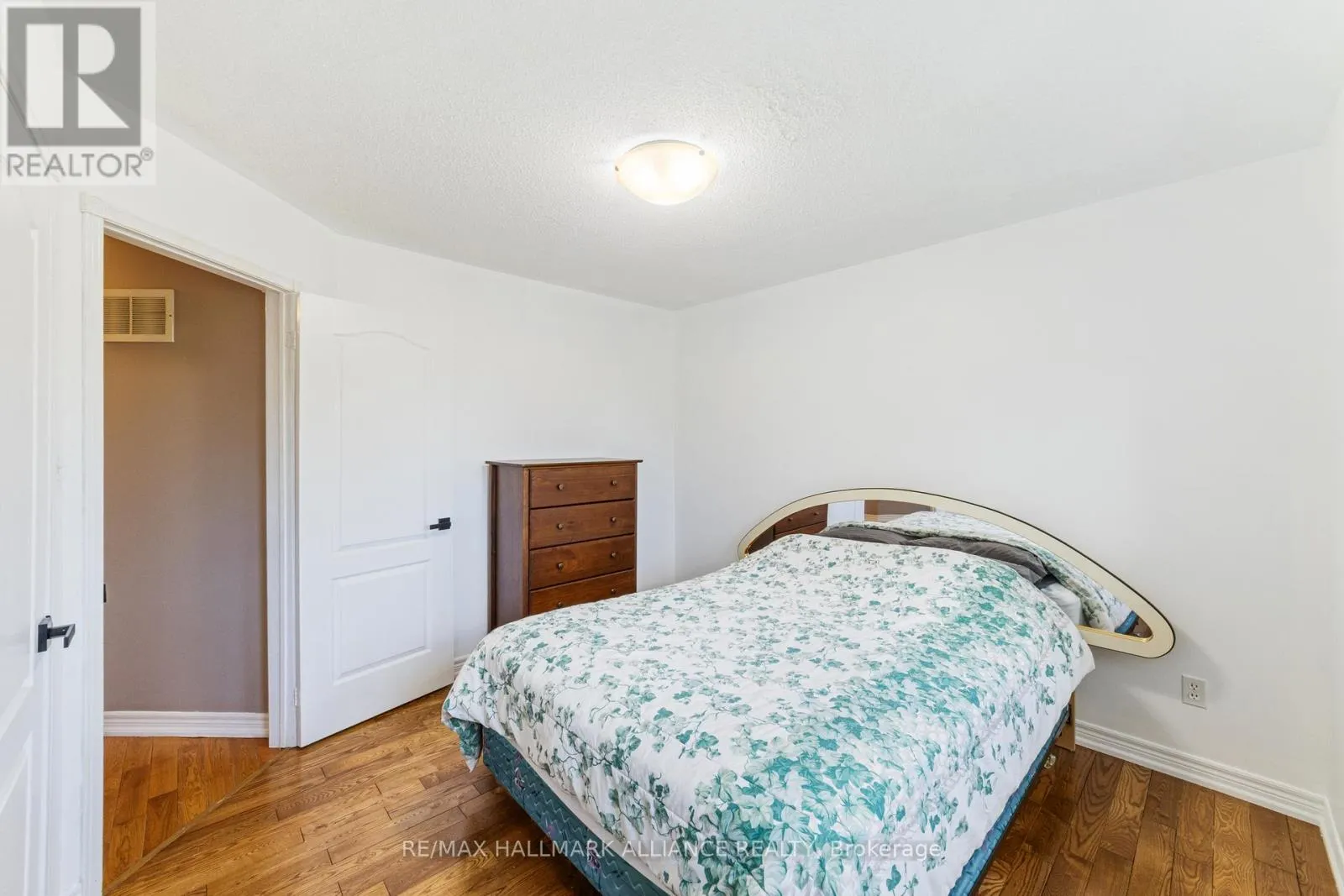 365 TURNBERRY CRESCENT