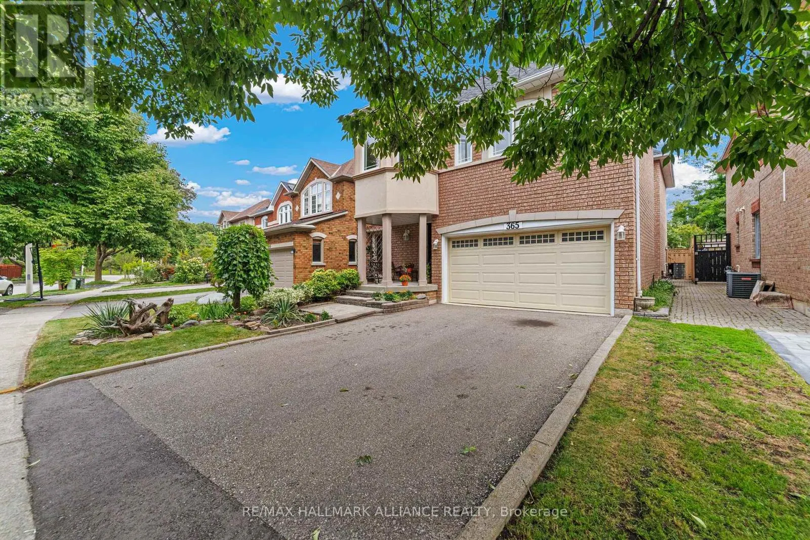 365 TURNBERRY CRESCENT