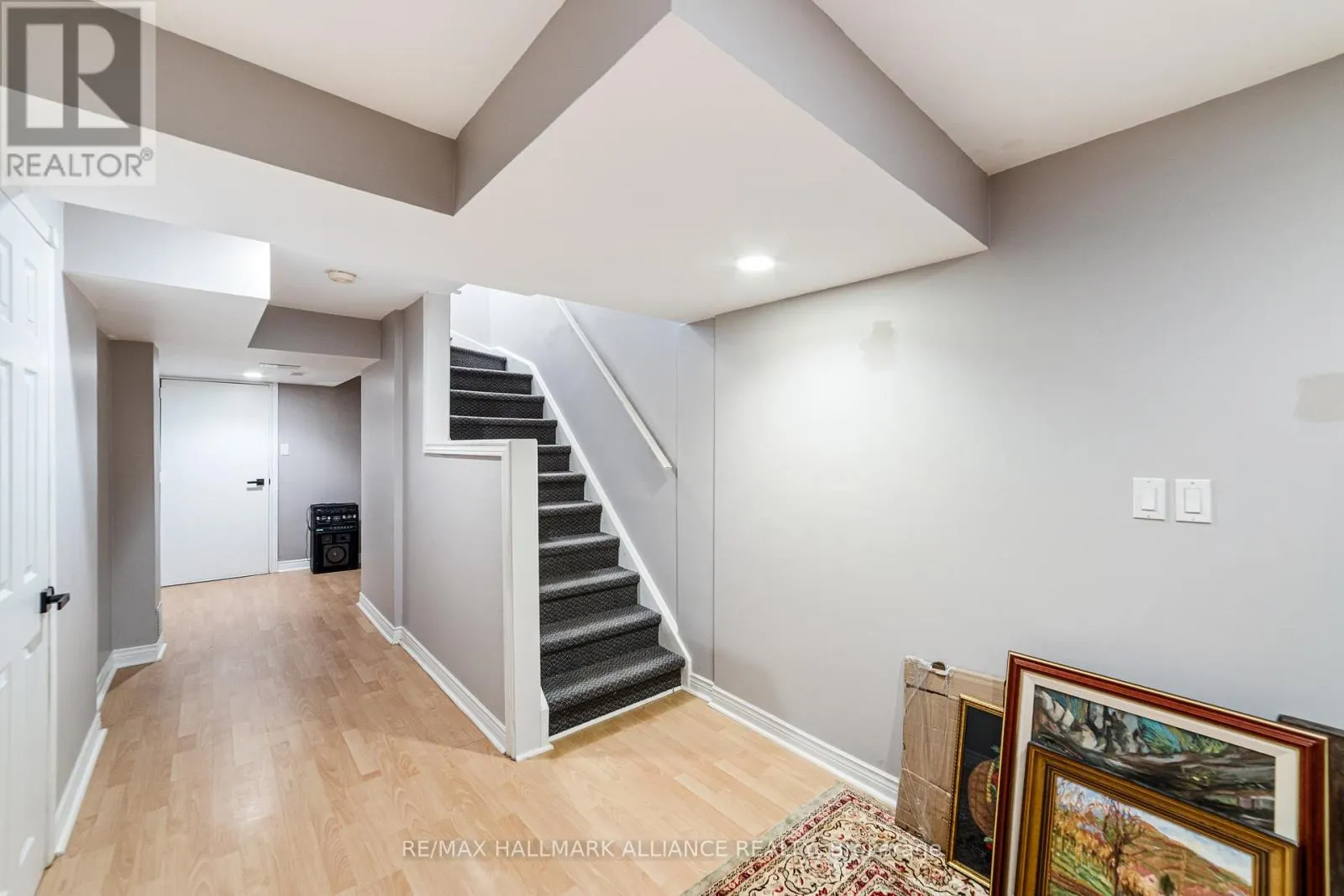 365 TURNBERRY CRESCENT
