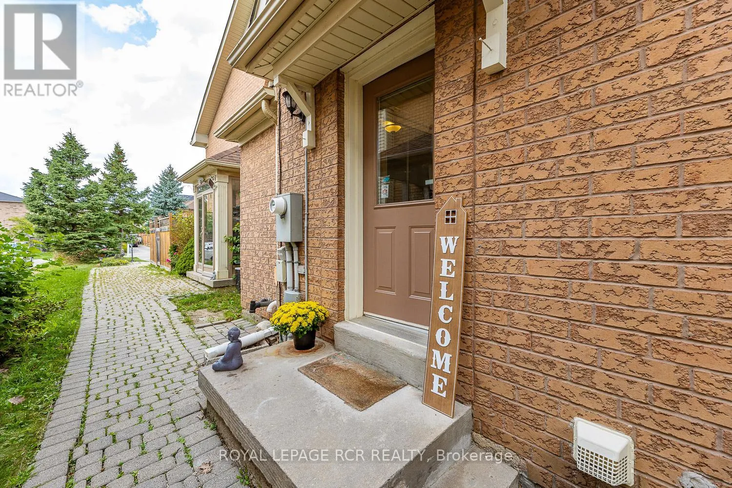 198 PRESSED BRICK DRIVE