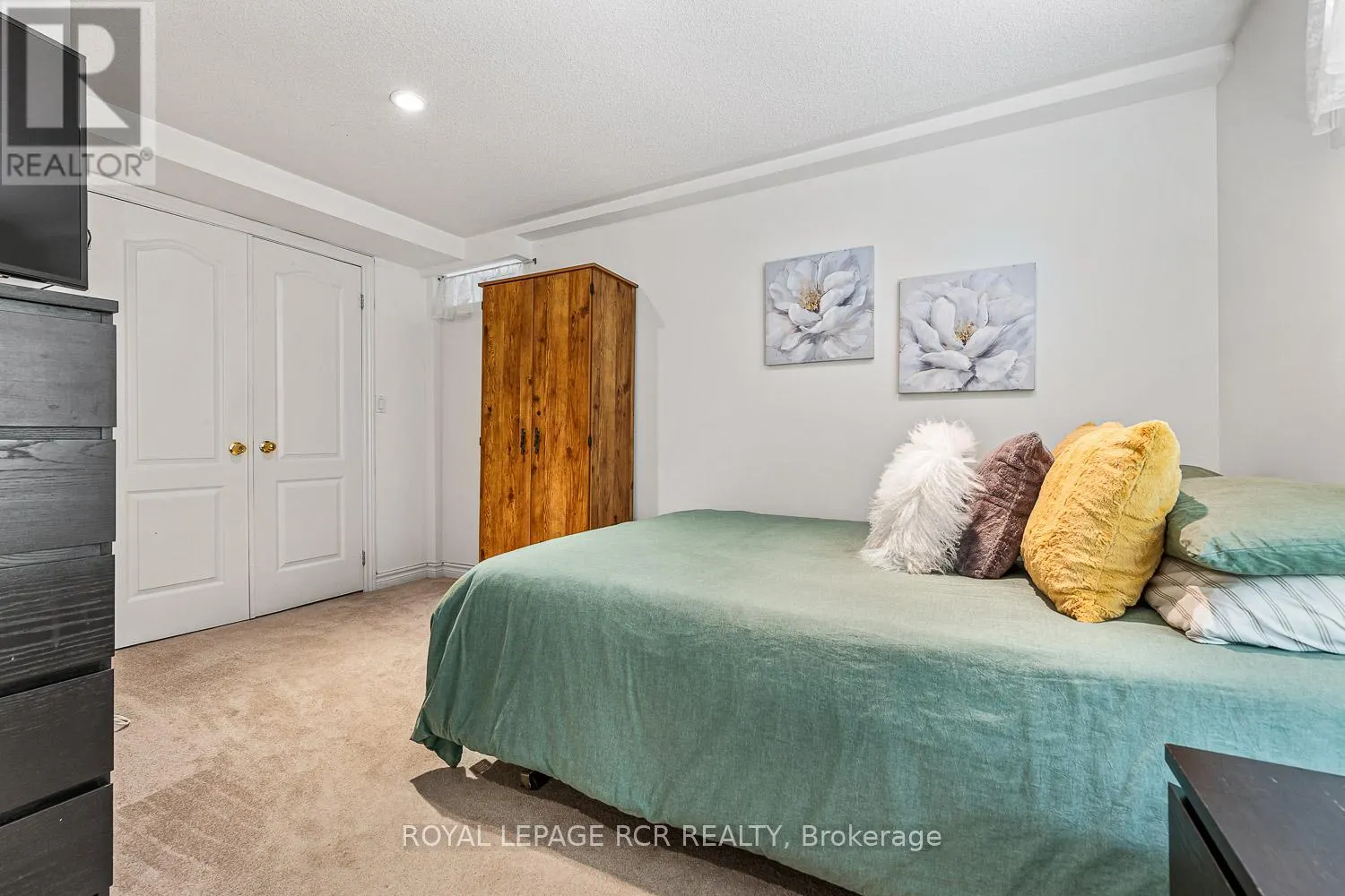 198 PRESSED BRICK DRIVE