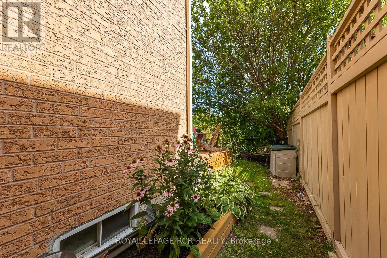 198 PRESSED BRICK DRIVE