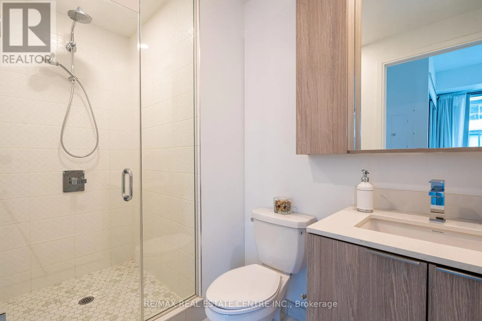 703 - 70 ANNIE CRAIG DRIVE