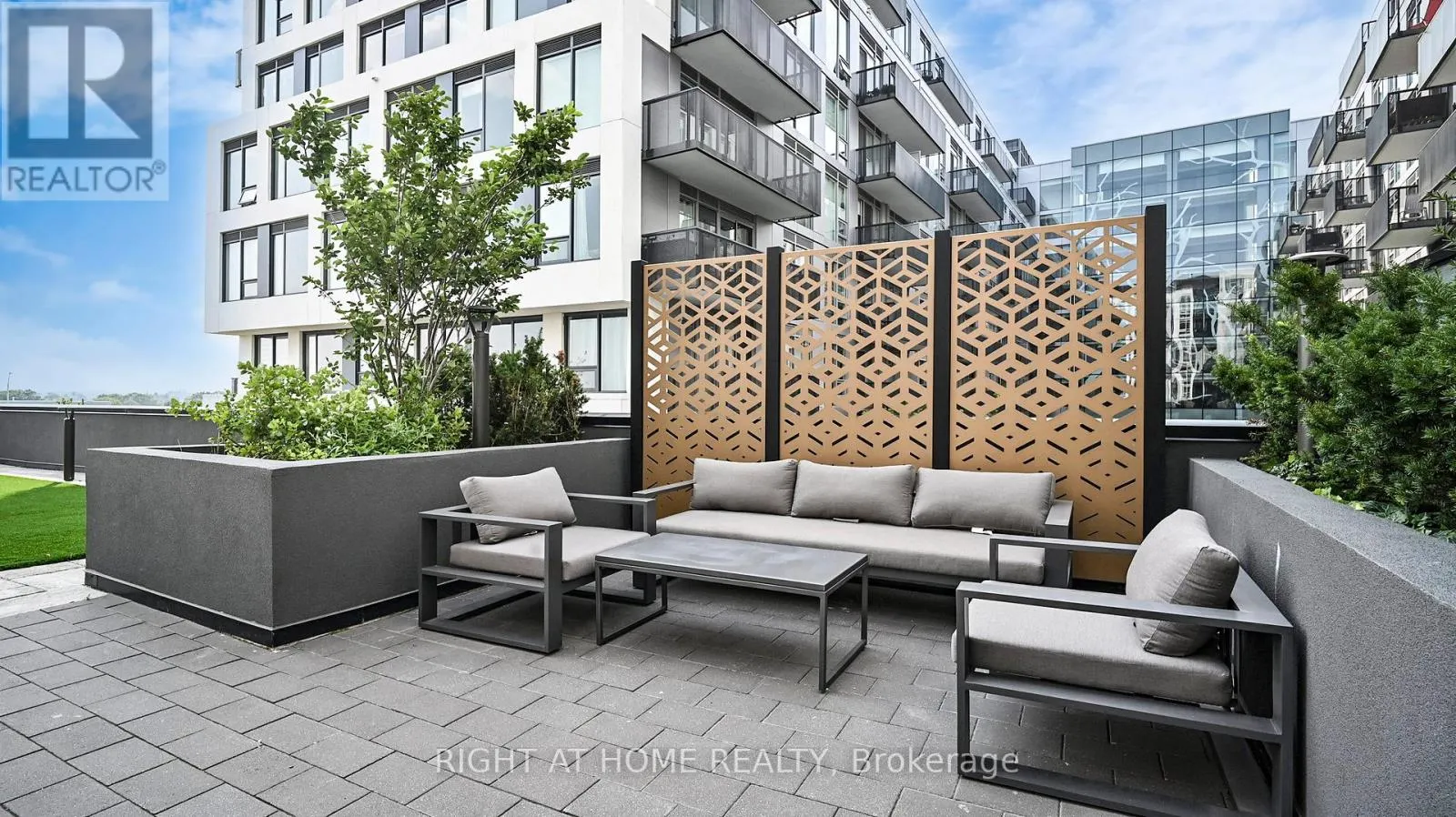 210 - 3005 PINE GLEN ROAD