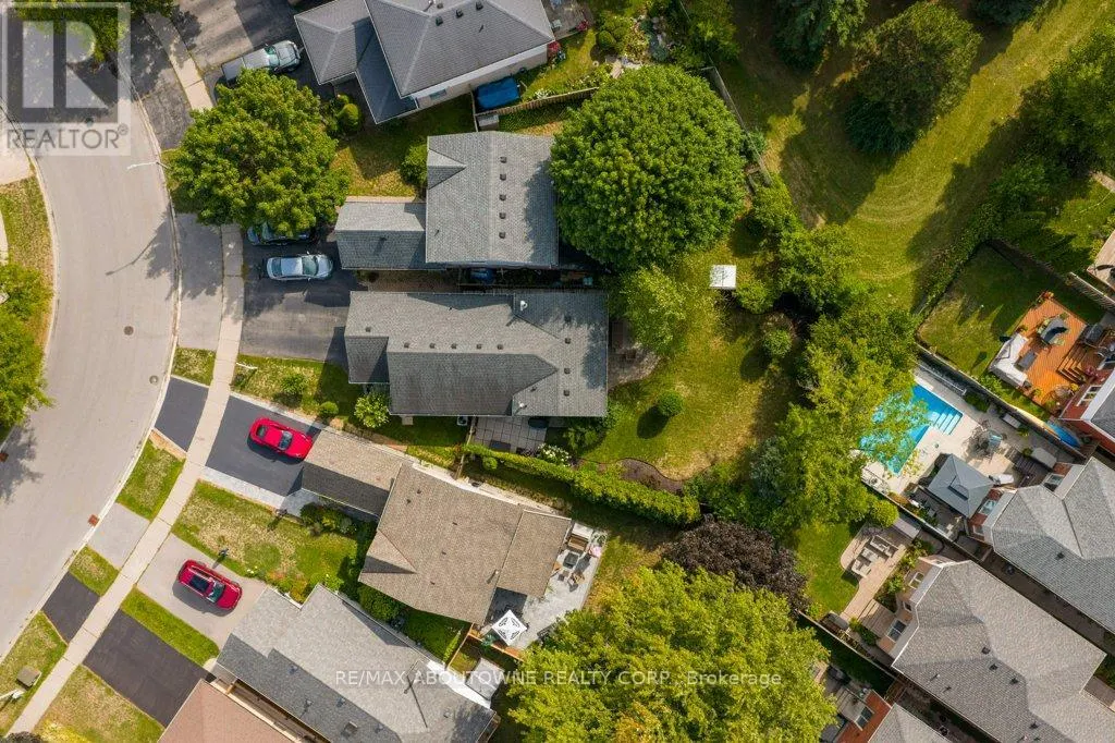 814 MIRIAM CRESCENT