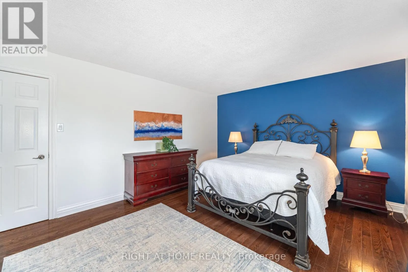 4 CANTRILL COURT