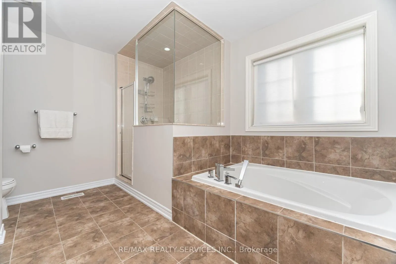 42 DEER RIDGE TRAIL