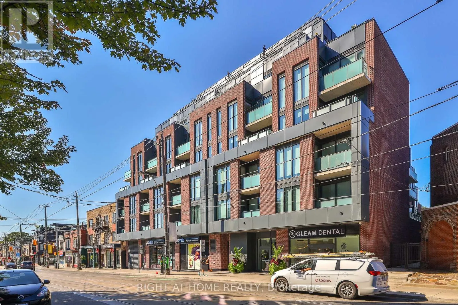 410 - 430 RONCESVALLES AVENUE