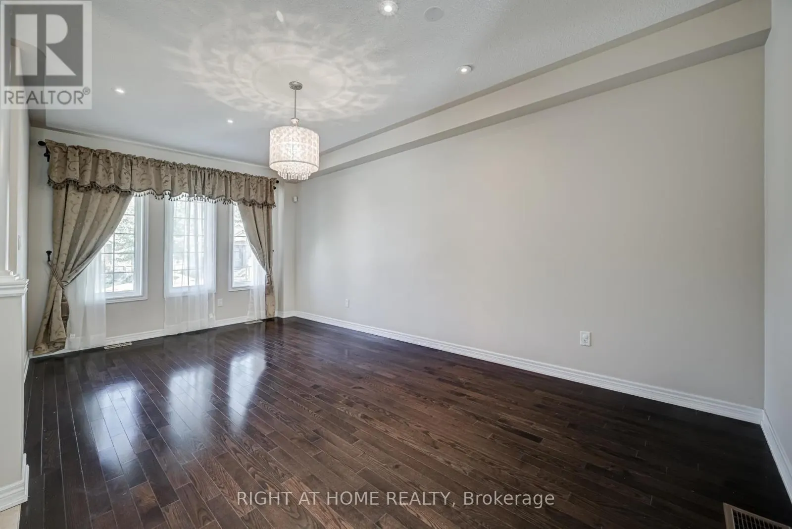 3407 WHILABOUT TERRACE