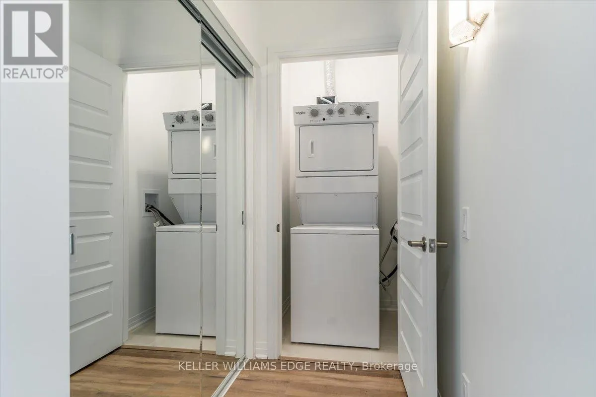 404 - 95 DUNDAS STREET W