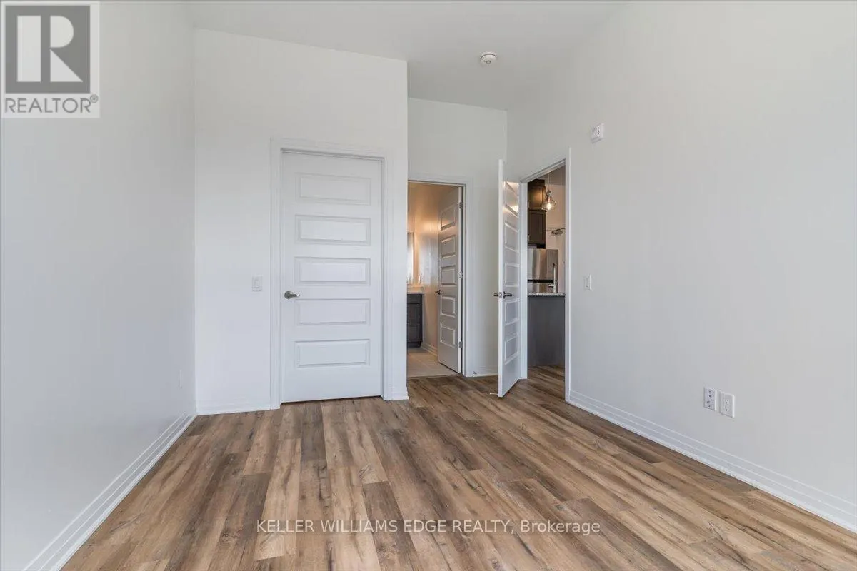 404 - 95 DUNDAS STREET W