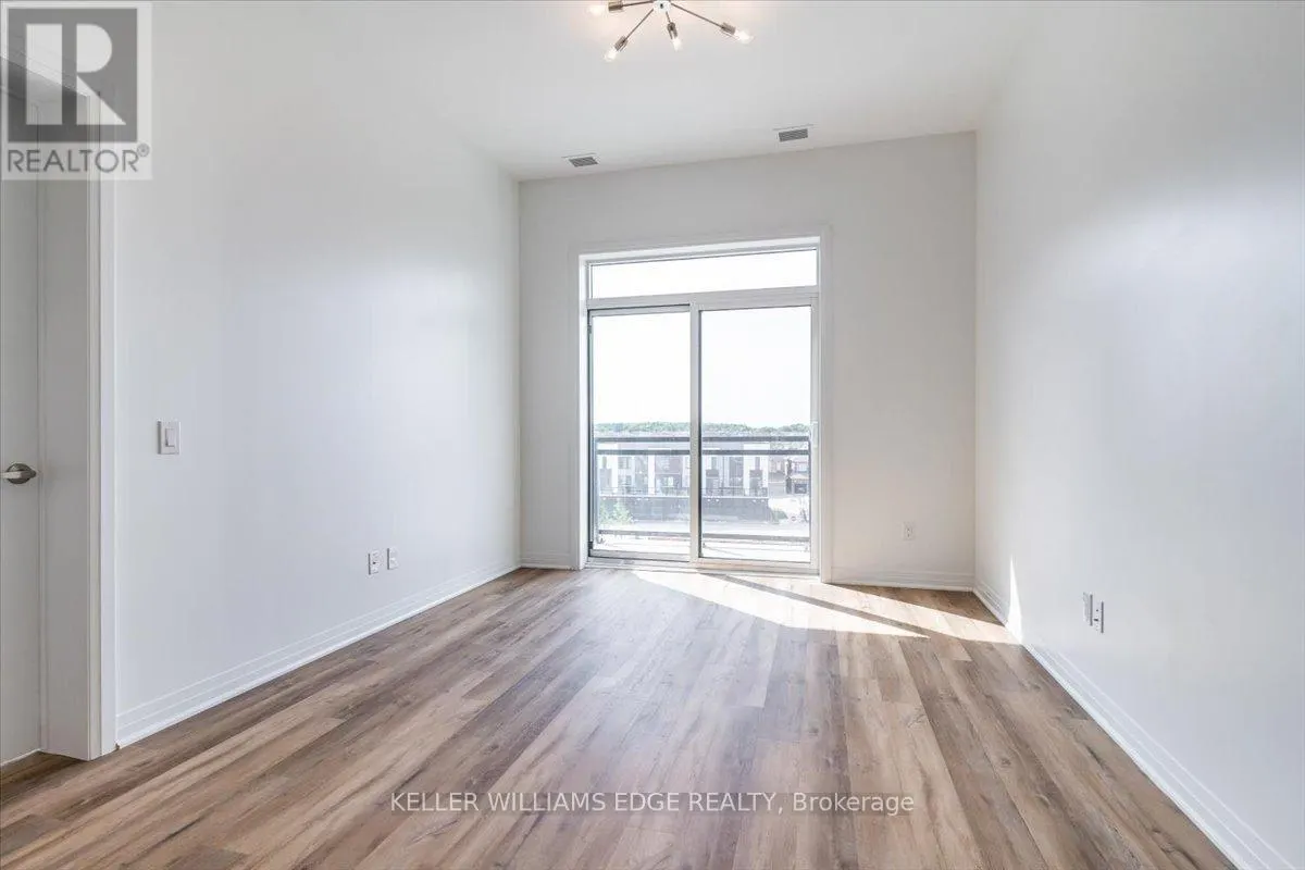 404 - 95 DUNDAS STREET W