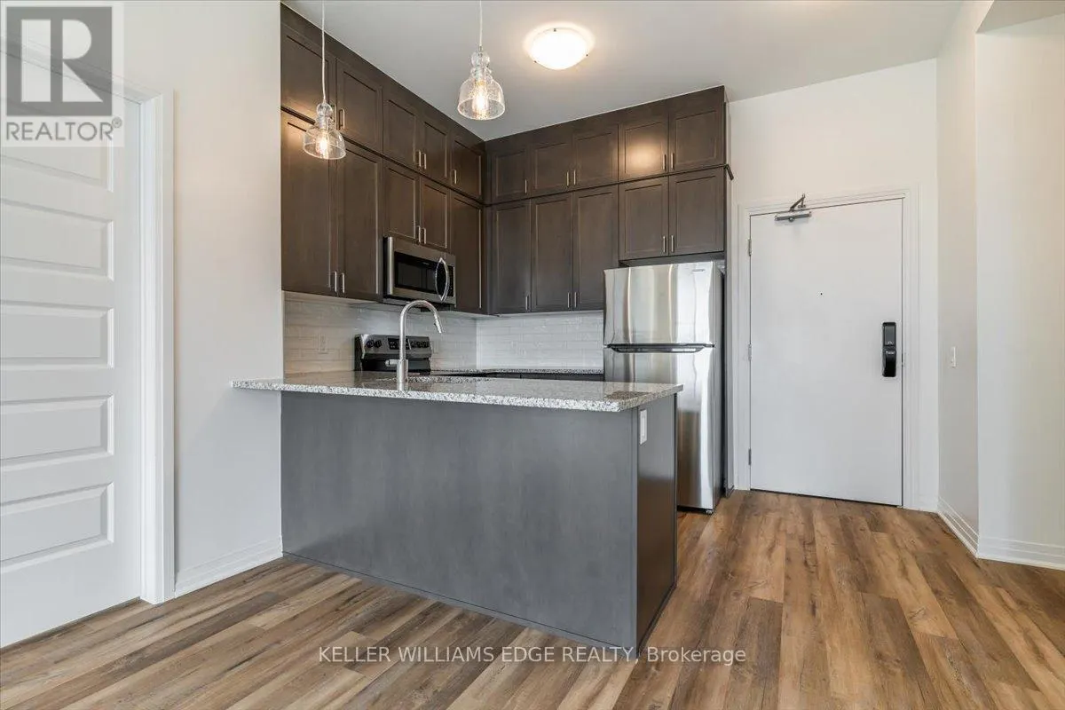 404 - 95 DUNDAS STREET W