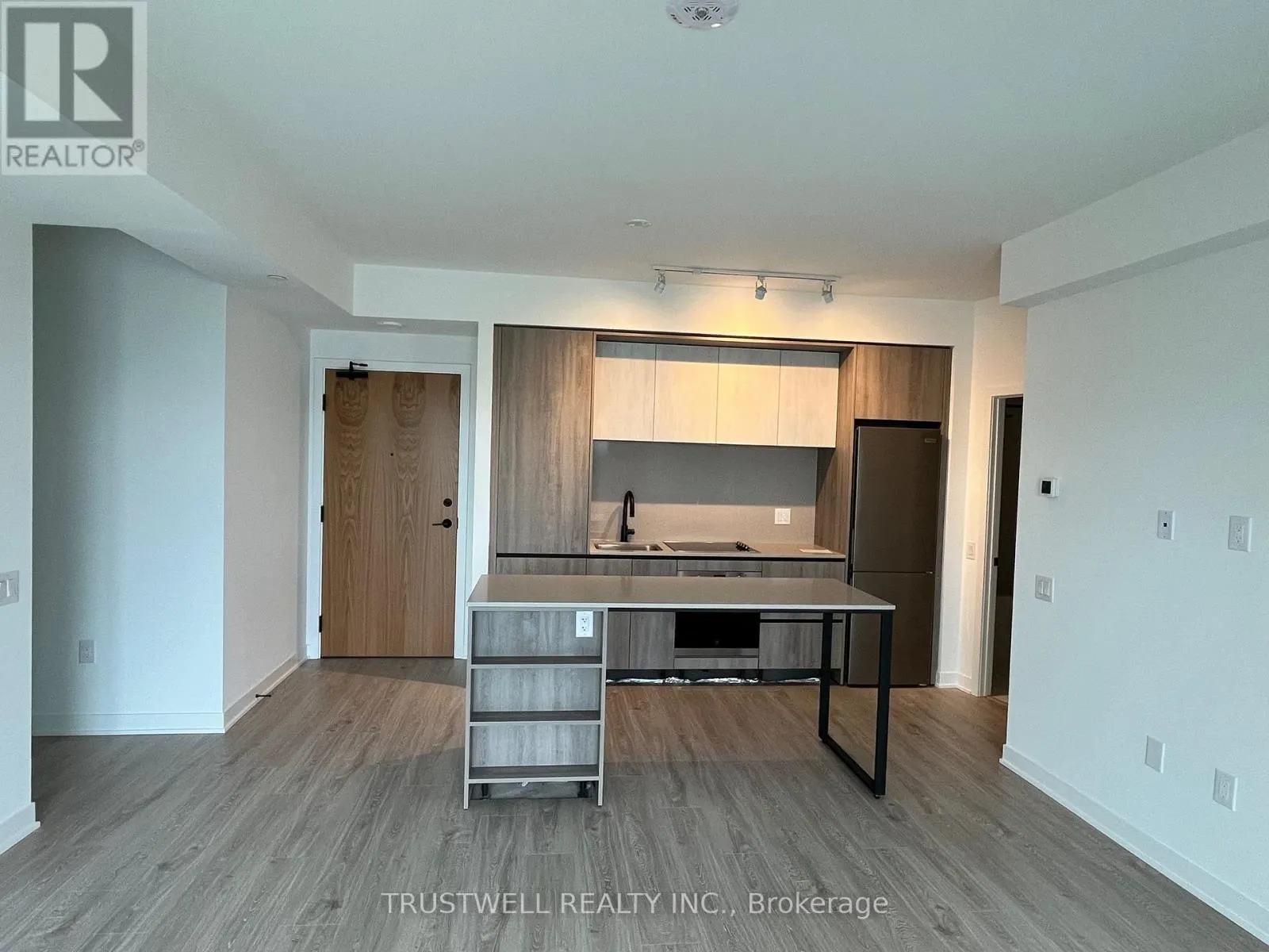 2108 - 2495 EGLINTON AVENUE W
