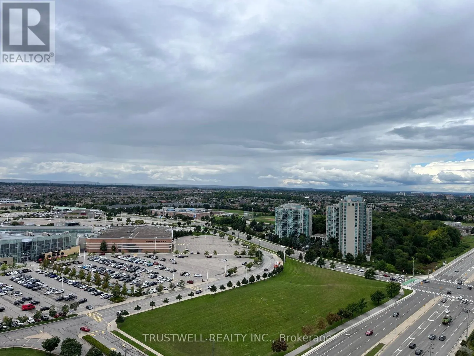 2108 - 2495 EGLINTON AVENUE W