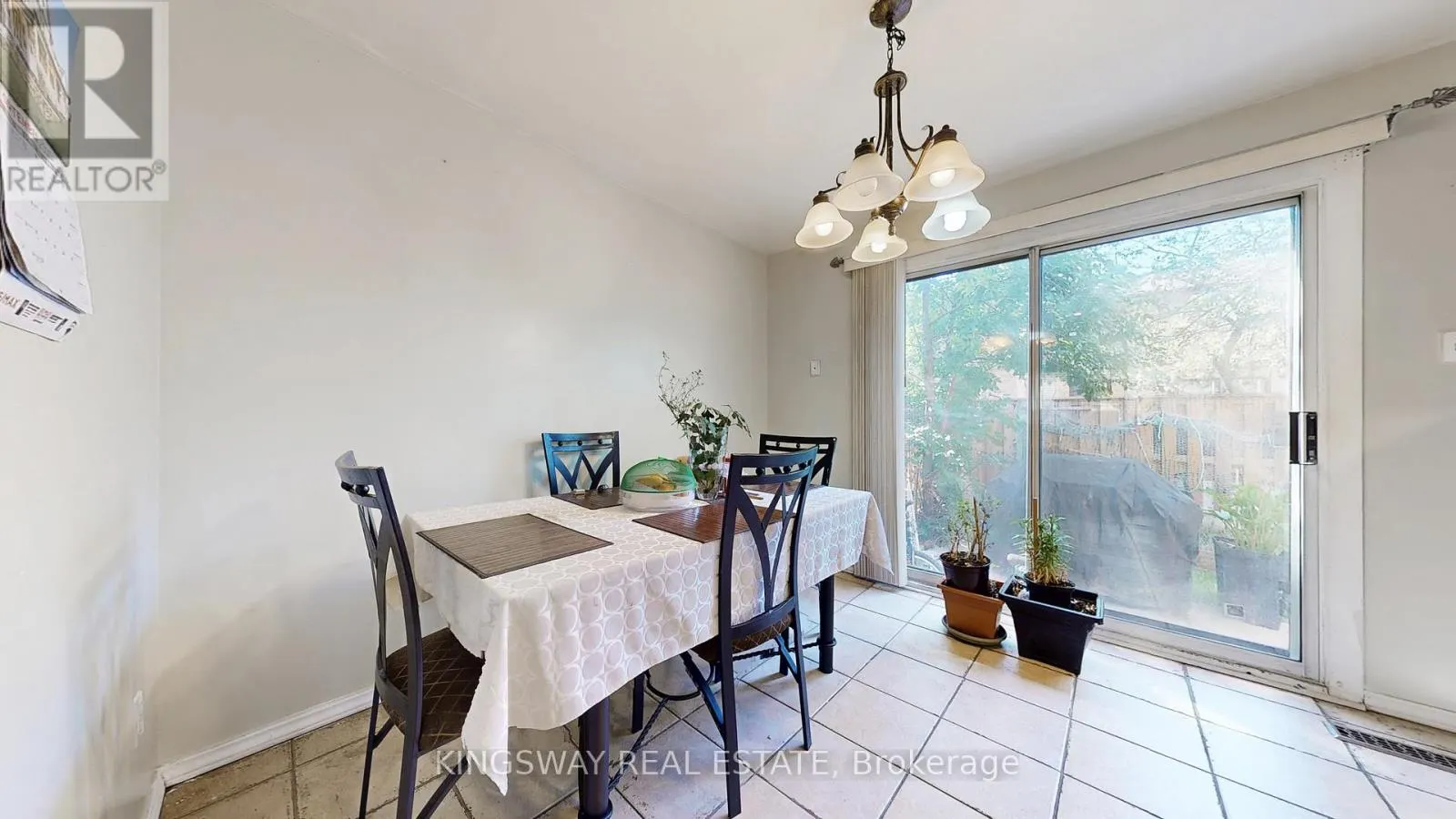 111 - 105 HANSEN ROAD N