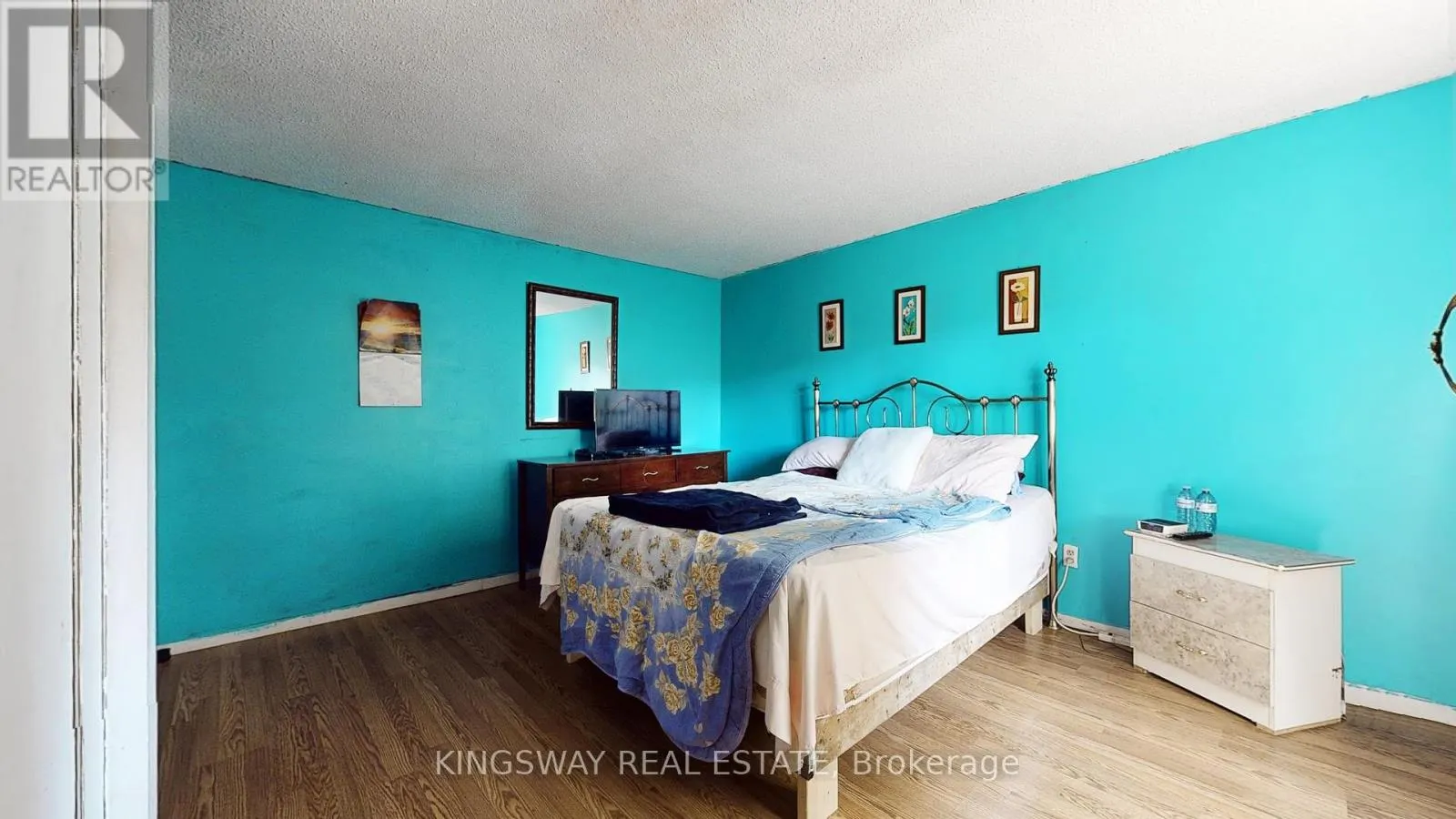 111 - 105 HANSEN ROAD N