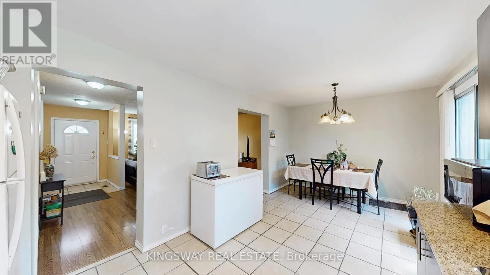 111 - 105 HANSEN ROAD N