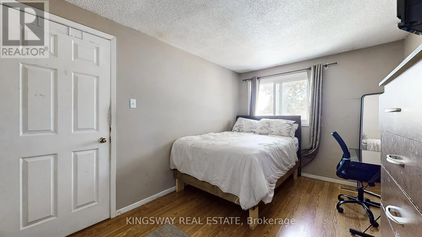 111 - 105 HANSEN ROAD N