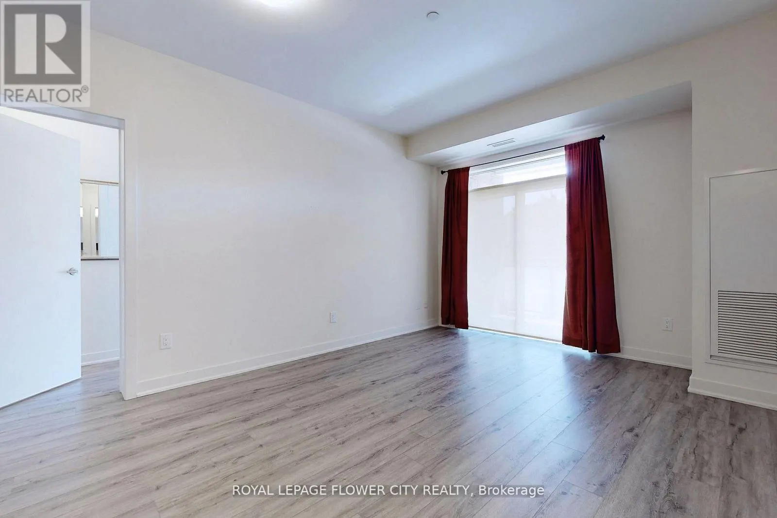 106 - 320 PLAINS ROAD E