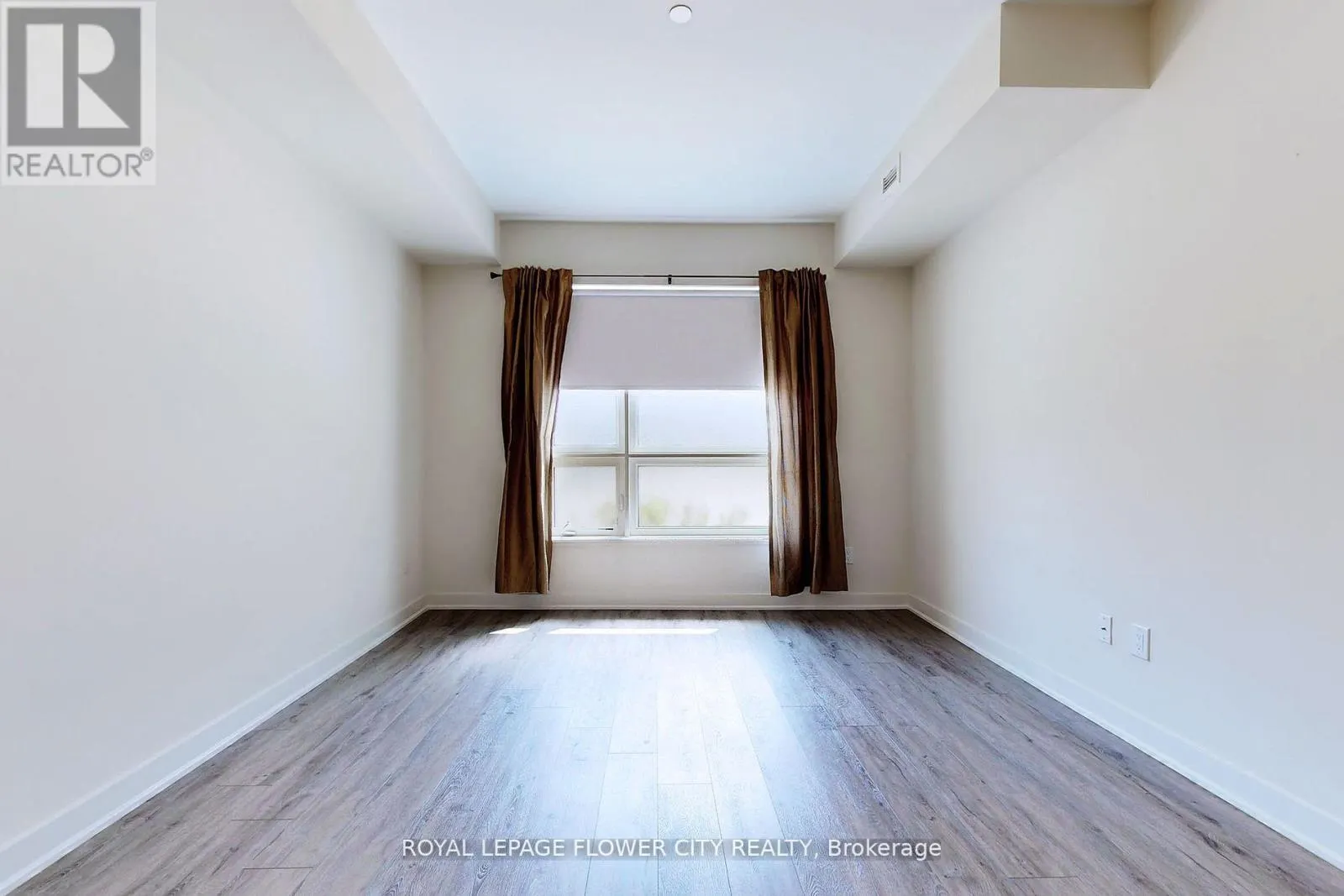 106 - 320 PLAINS ROAD E