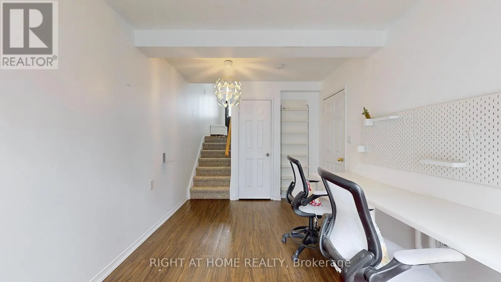 371 FAIRGATE WAY